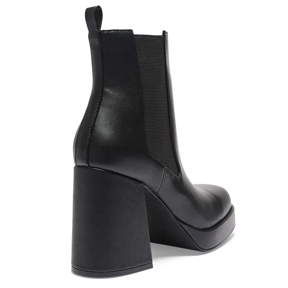 Cameo Boot in Black Smooth