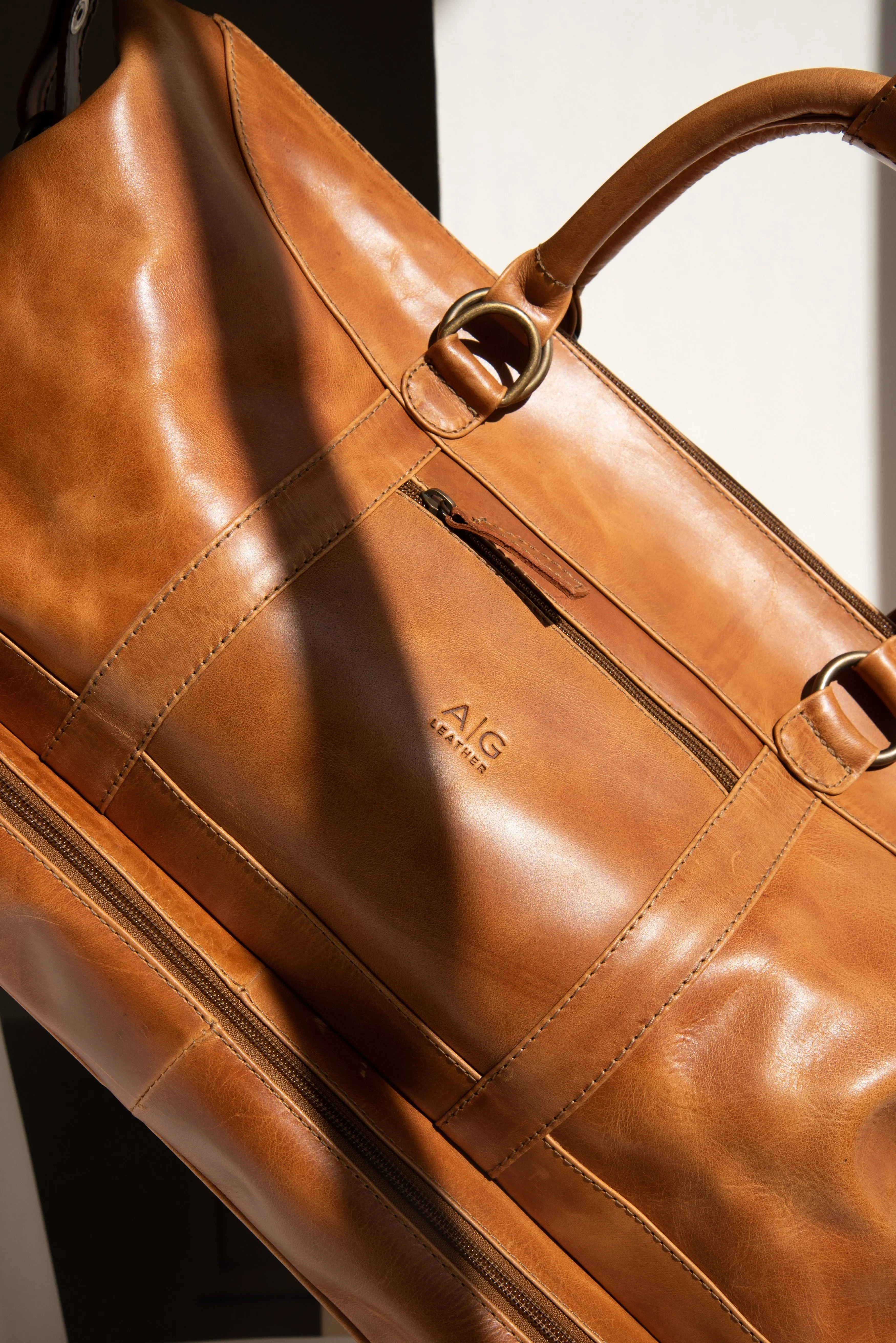 Weekender Bag with shoe compartment in Cognac color Leather - Professional Players Favorite