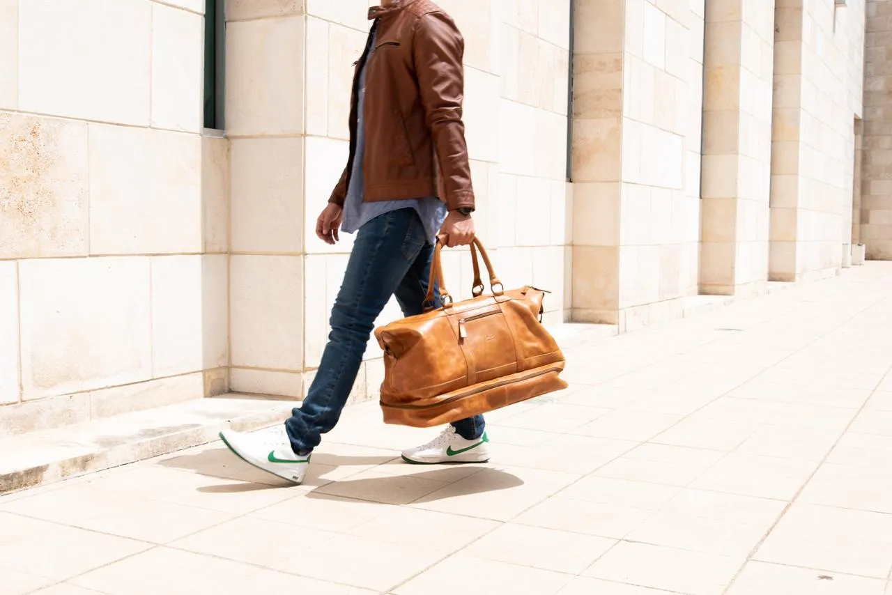 Weekender Bag with shoe compartment in Cognac color Leather - Professional Players Favorite